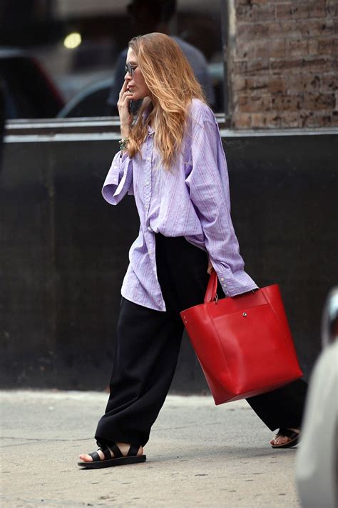 ashley olsen street style|mary kate and ashley collection.